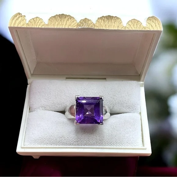 🌺Large Sterling & Purpled Stone  Ring - Picture 3 of 9